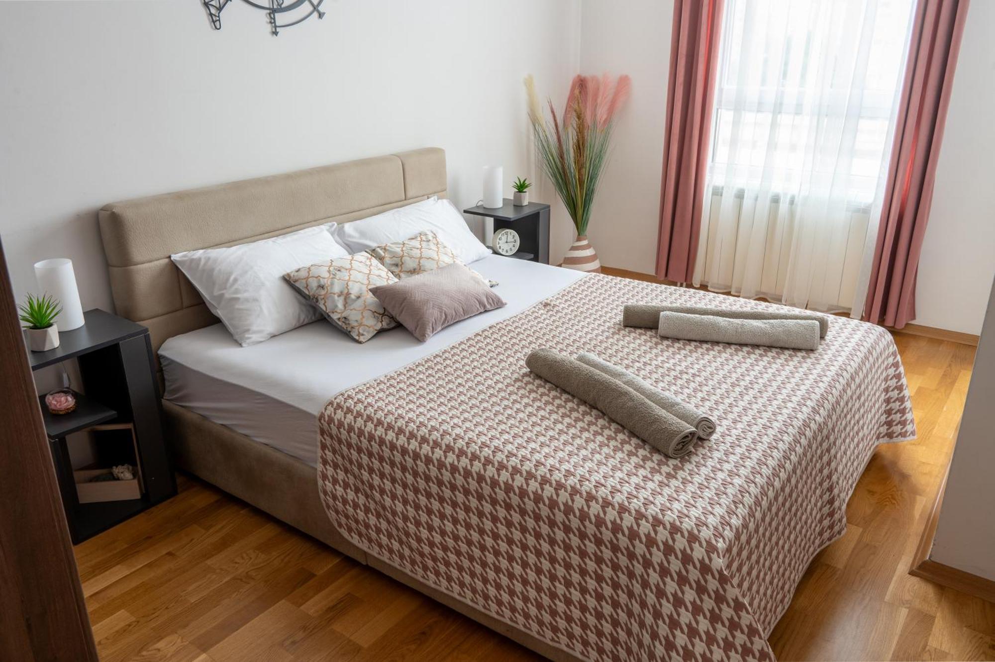Skopje Station Apartment Luaran gambar